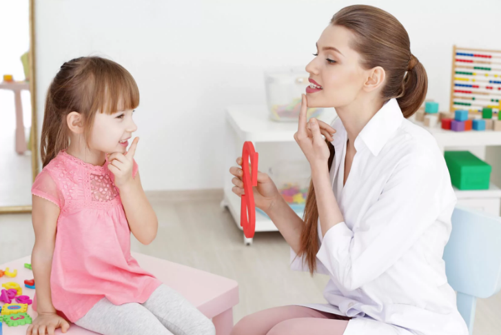  Speech therapist